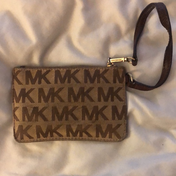 Michael Kors wristlet - Picture 3 of 3